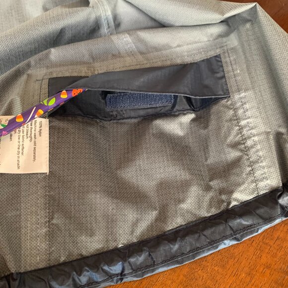 OR Helium II rain shell jacket, women's xs, EUC - Picture 8 of 10